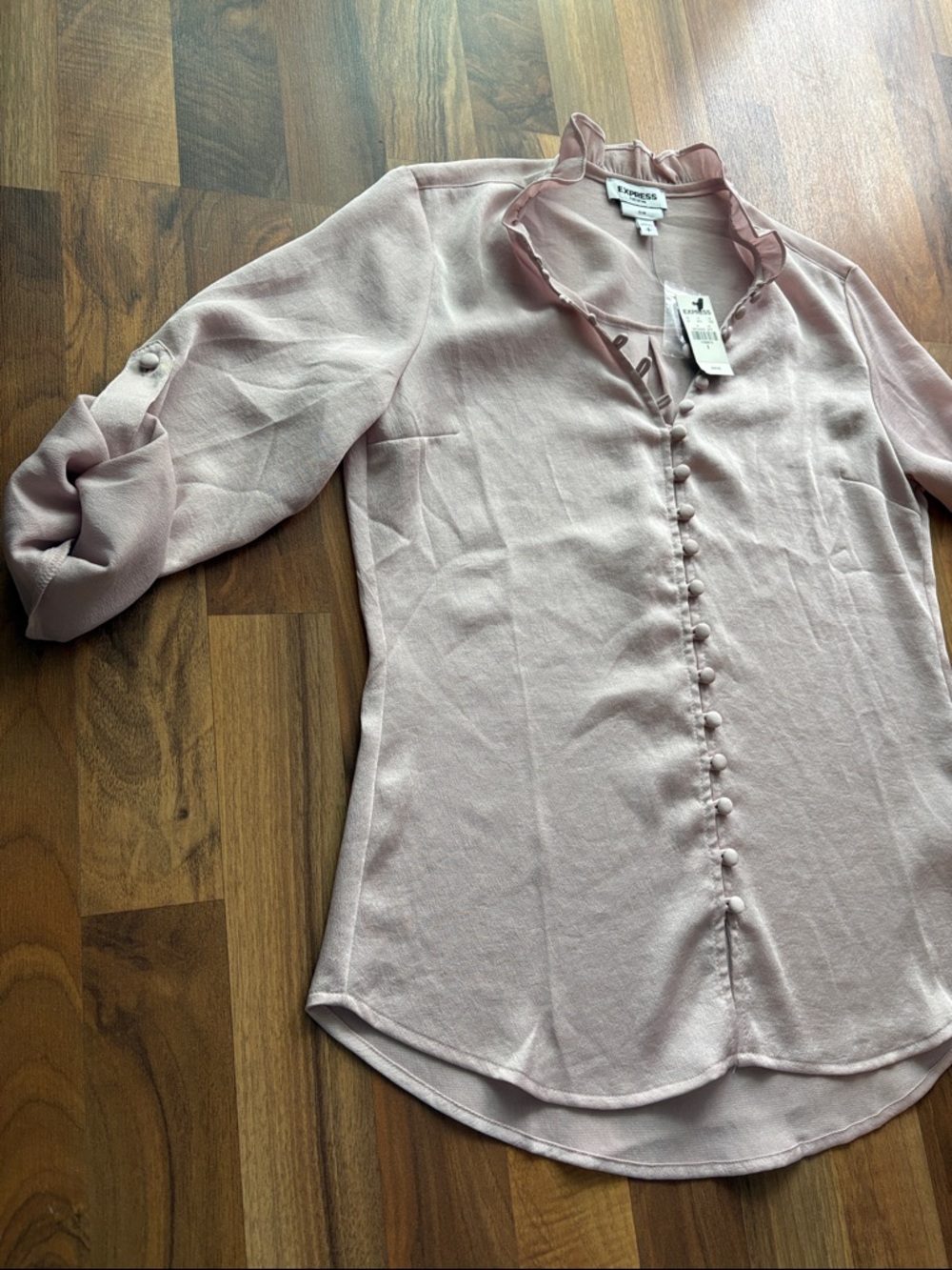 Express Women's Light Blush Pink Ruffle Collar Button-Up Blouse NWT - Picture 3 of 11
